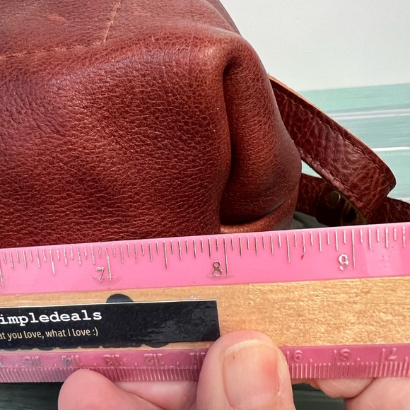 Portland Leather Bucket Bag / Crossbody - Picture 7 of 9